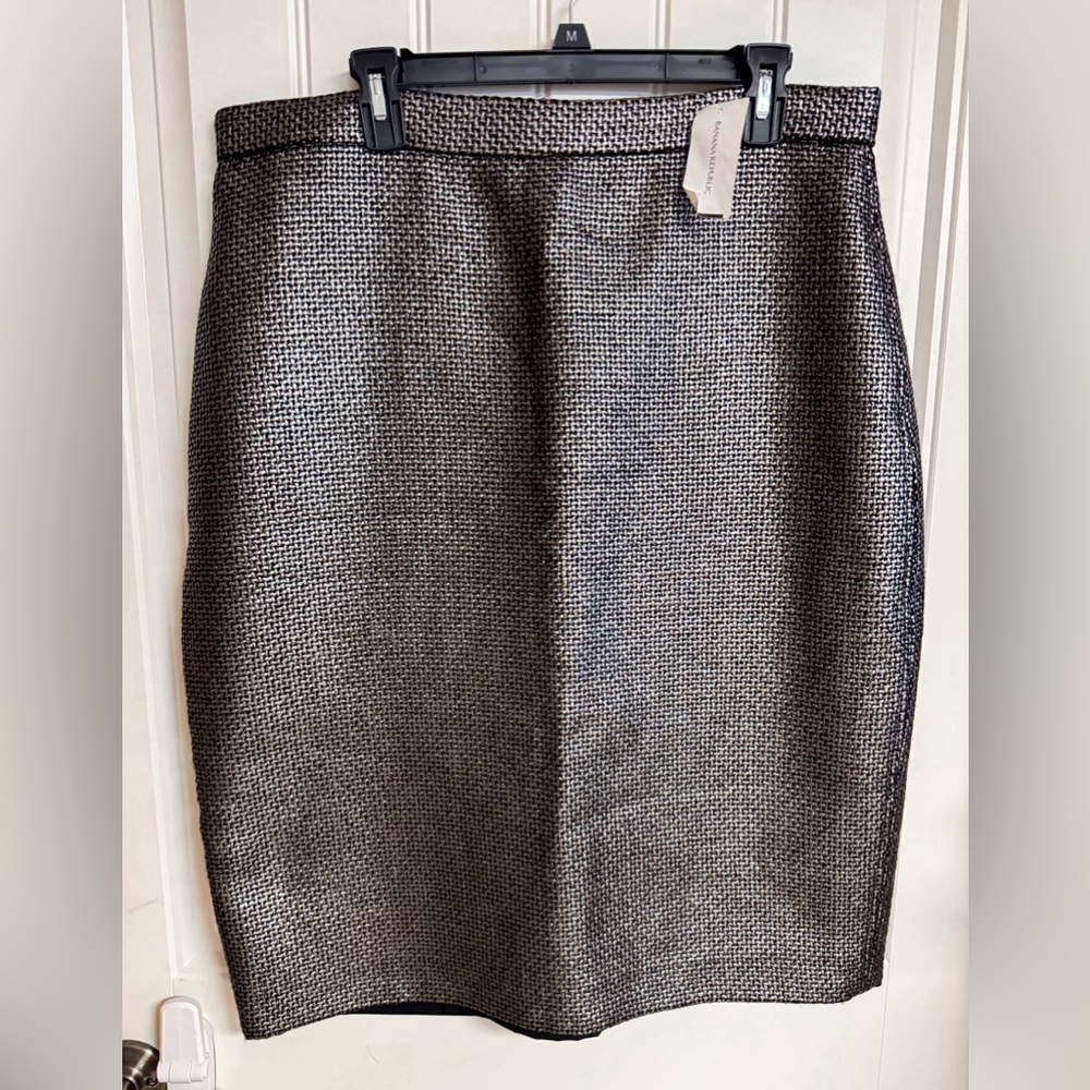 Banana Republic Elegant Black and Gray Women's Skirt
